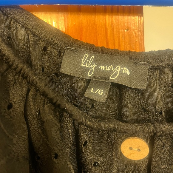 Black Off-Shoulder Eyelet Top - Picture 2 of 2